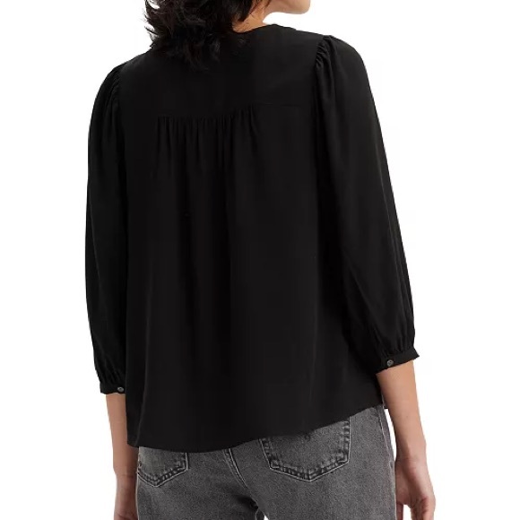 Levi's
Women's 3/4-Sleeve Blouse NWT size L - Picture 3 of 7